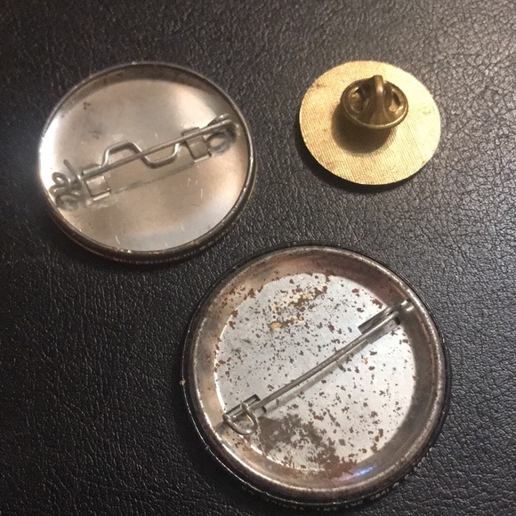 Vintage Buttons set of 3 - Picture 2 of 2